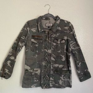 BKE Oversized Camo Jacket with zipper & lace up design on front
